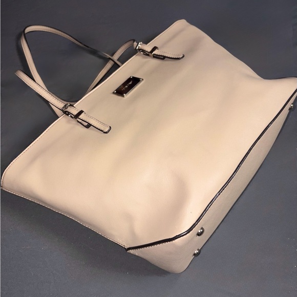 Nine West Original Crème Handbag - Picture 3 of 10